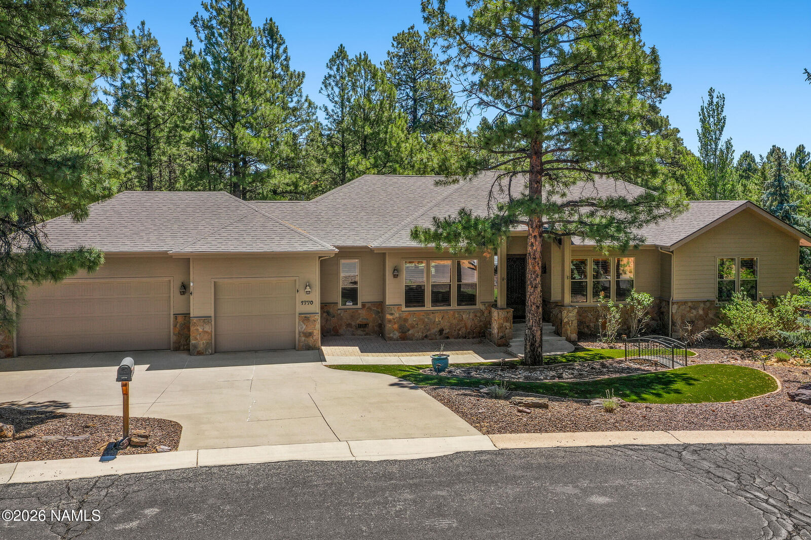 Property Photo: 1770 N Slippery Rock Road AZ 86004