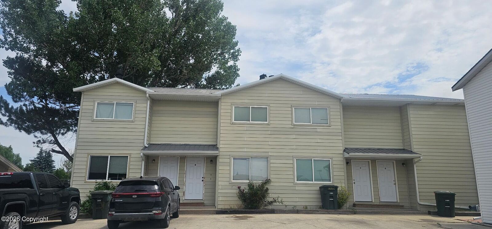 Property Photo: 1409 E 12th St WY 82716