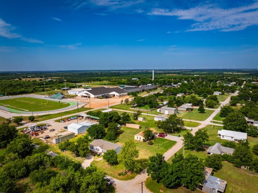 Property Photo: 902 Commerce Street TX 76372