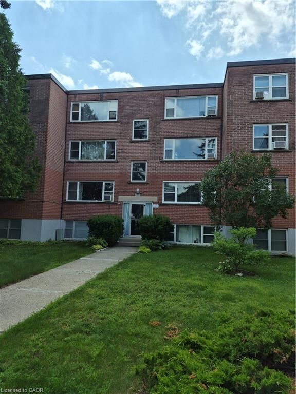 Property Photo:  2422 New Street 9  ON L7R 1J6 