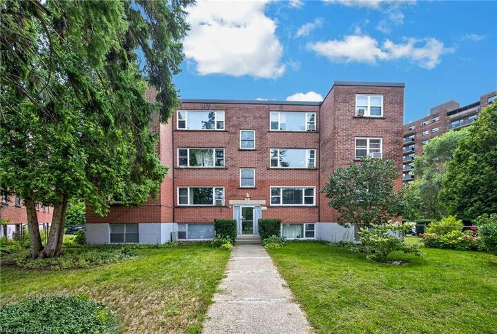 2422 New Street 9 — photo 1