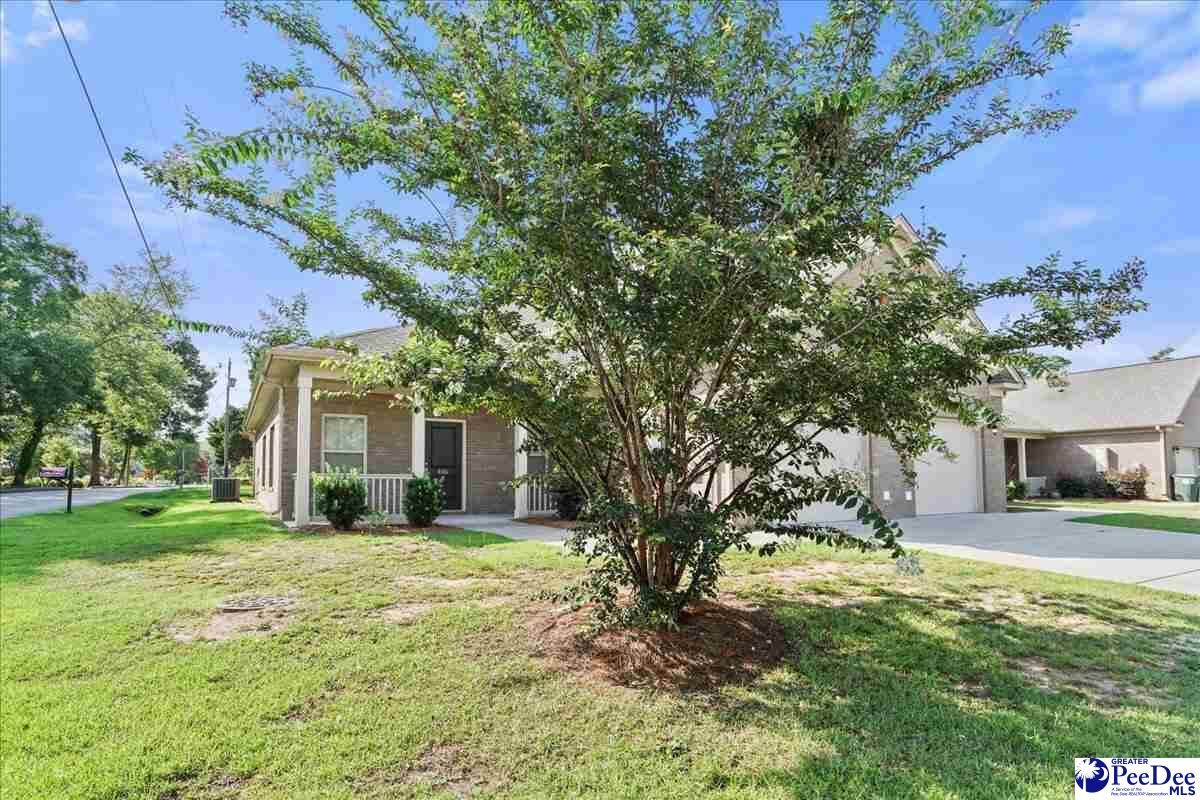 Property Photo:  406 Senate St  SC 29501 