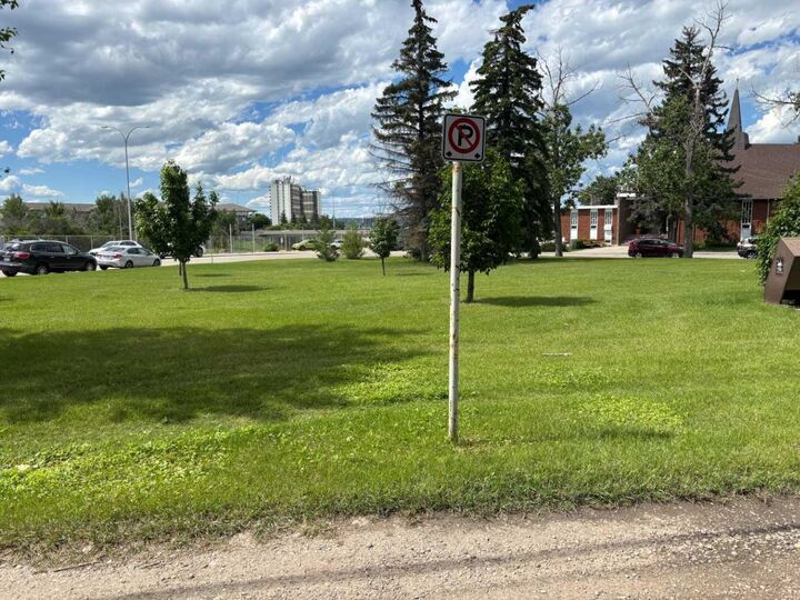 Property Photo: 3207 Castle Road NW AB T2M 4K6