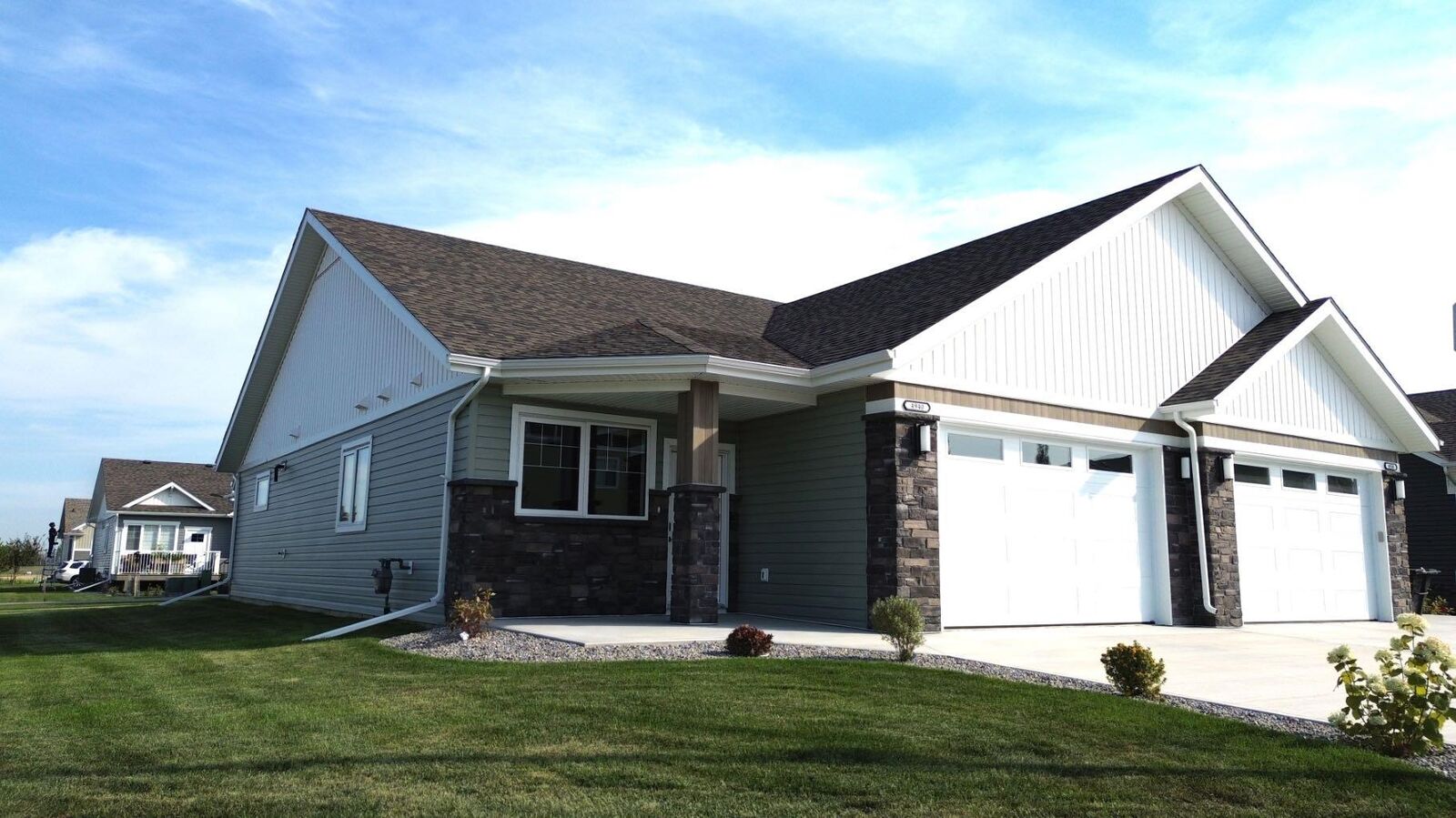 Property Photo: 4940 Beardsley Avenue AB T4L 0G4