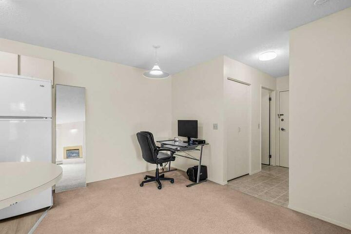 Property Photo: 2422 Edenwold Heights NW 3400 AB T3A 0Y2