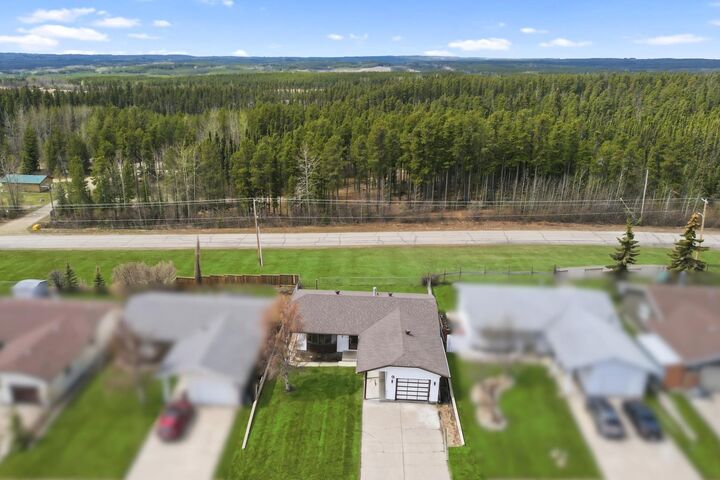 Property Photo: 27 Tressa Street AB T0G 2C0
