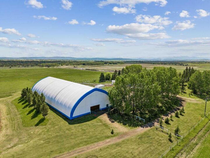 Property Photo: 243036 Range Road 34 AB T3Z 2G1