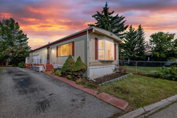 Property Photo:  99 Arbour Lake Road NW 175  AB T3G 4E4 