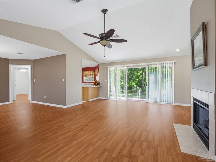 Property Photo: 3740 Cornerbrook Dr FL 32570