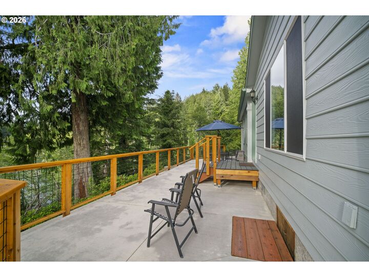 Property Photo: 88686 Chapman Rd OR 97439