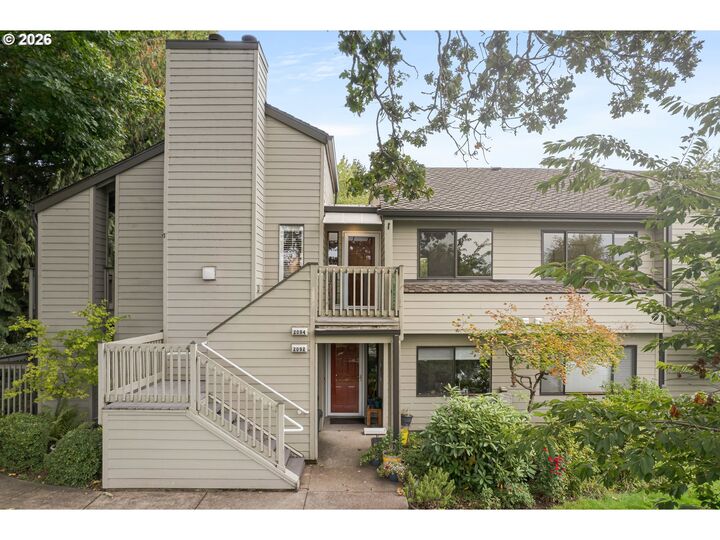 Property Photo:  2094 Lake Isle Dr  OR 97401 