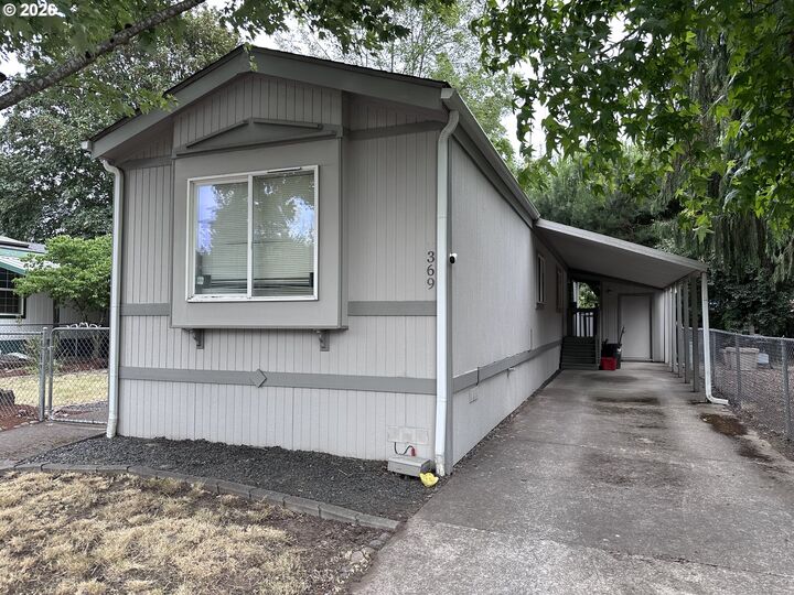 Property Photo: 369 Lacasa St OR 97402