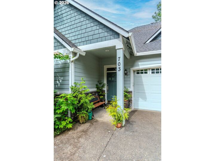 Property Photo: 703 SE Anderson Ln OR 97080
