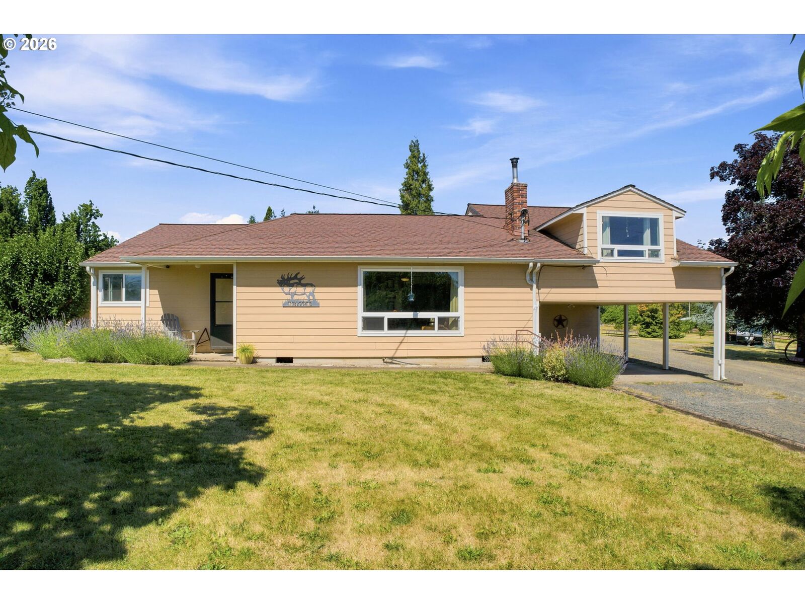 Property Photo: 84124 Hilltop Dr OR 97455