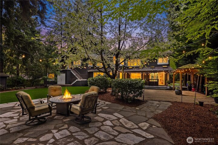 Property Photo:  10444 SE 22nd Street  WA 98004 