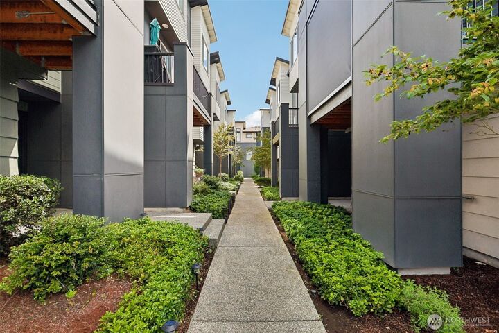 Property Photo: 615 238th Street SE D WA 98021
