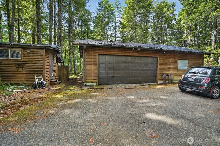 Property Photo:  31 N Mallard Way W  WA 98548 