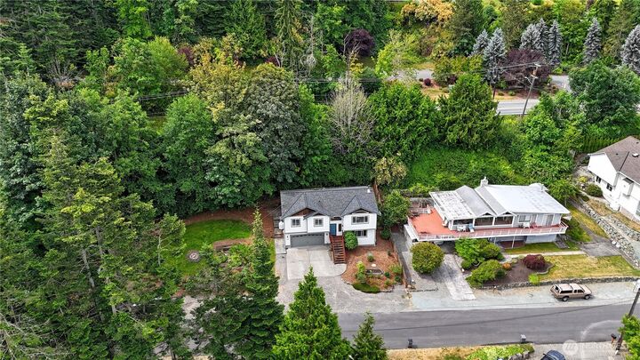 Property Photo: 305 Baker Way WA 98282