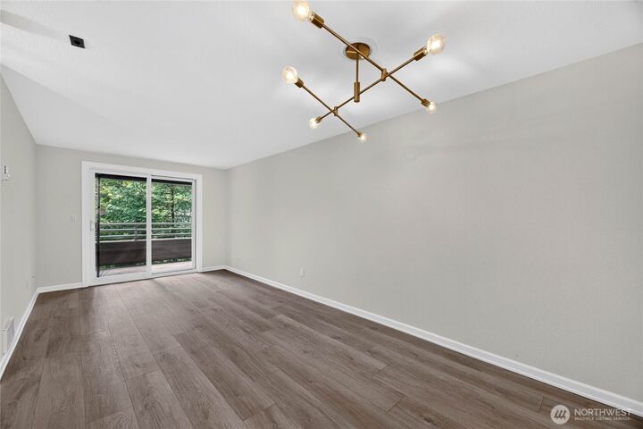Property Photo: 1300 W Boston Street 13 WA 98119
