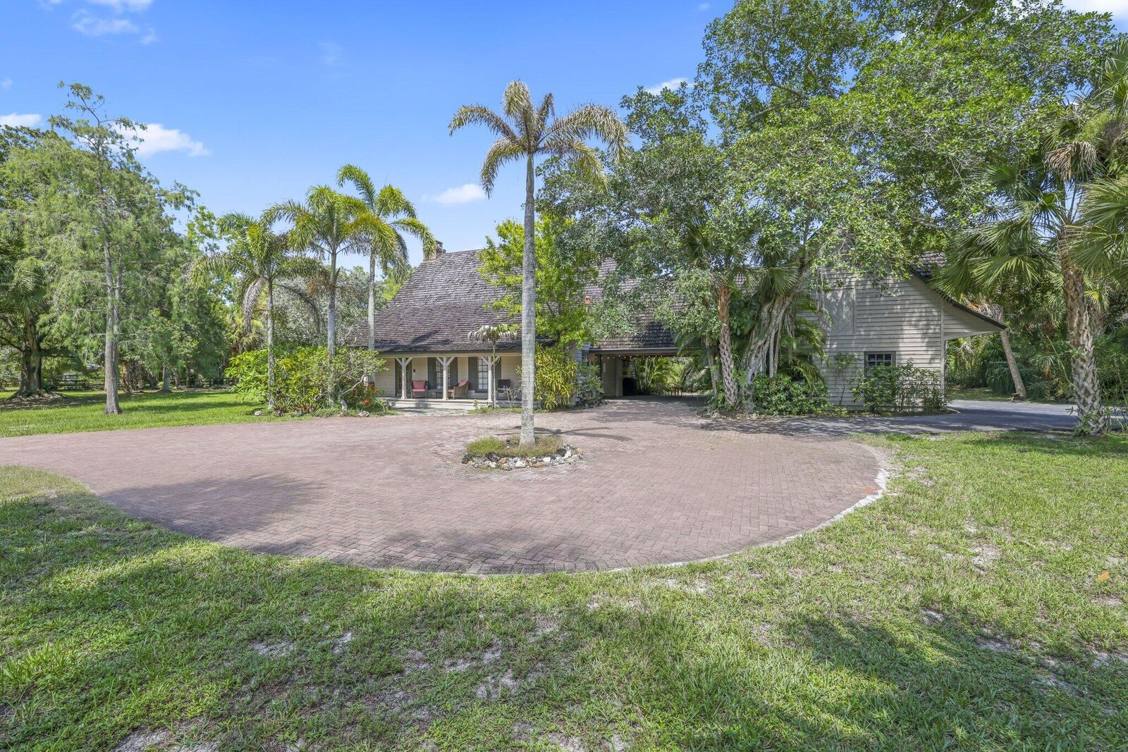 Property Photo: 790 E Rambling Drive FL 33414