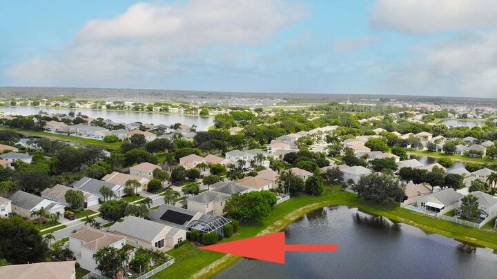 Property Photo: 137 Canterbury Place FL 33414