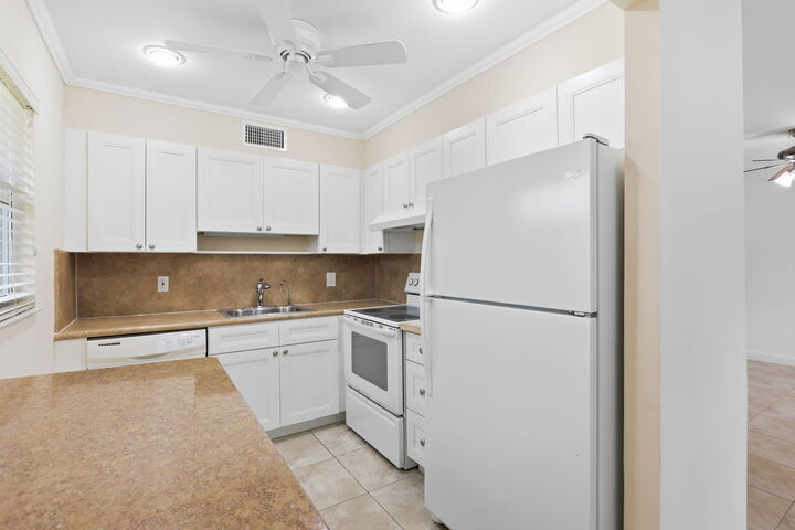 Property Photo: 164 Seville G FL 33446