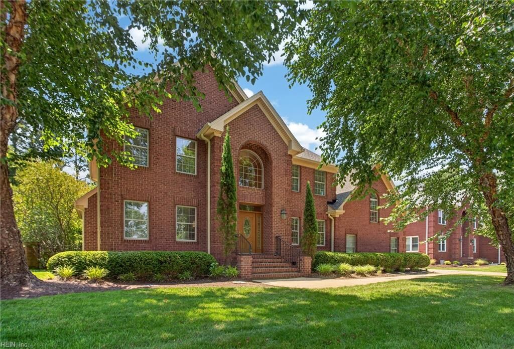 Property Photo: 129 Greengable Way VA 23322