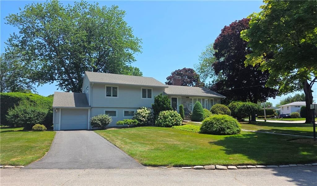Property Photo: 40 Russet Way RI 02920