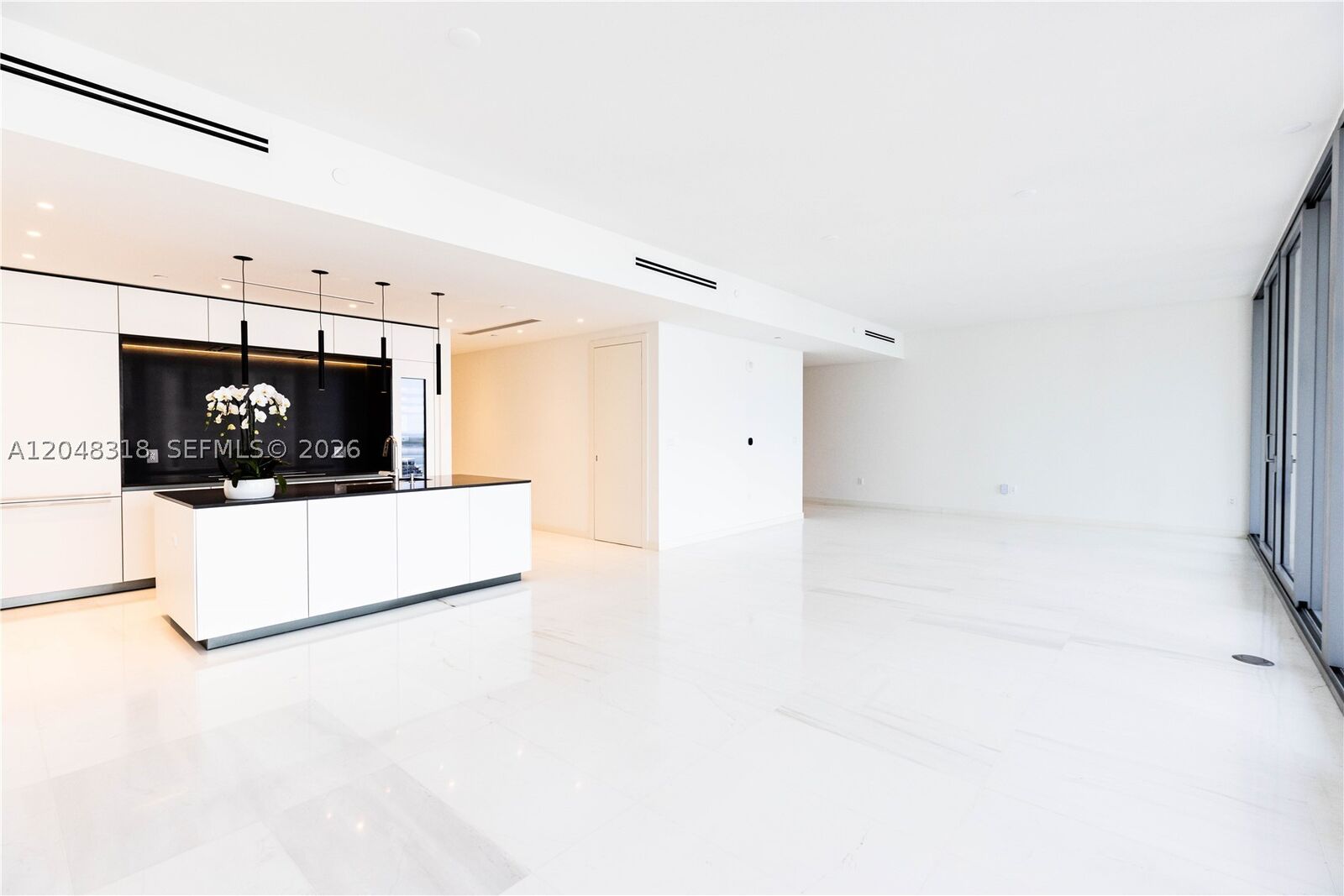 Property Photo: 300 Biscayne Blvd Way 2702 FL 33131