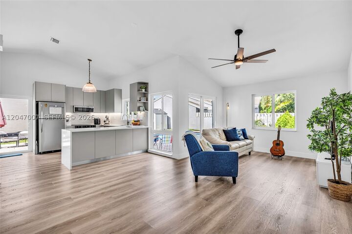 Property Photo: 681 Pine Ridge Ter FL 33325