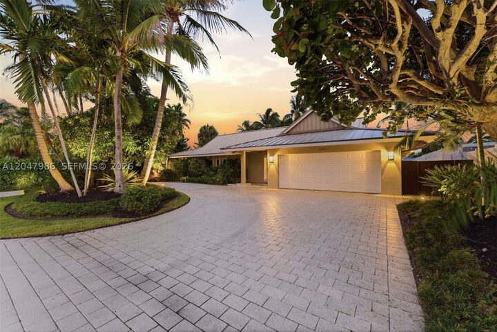 Property Photo: 3050 NE 41st St FL 33308