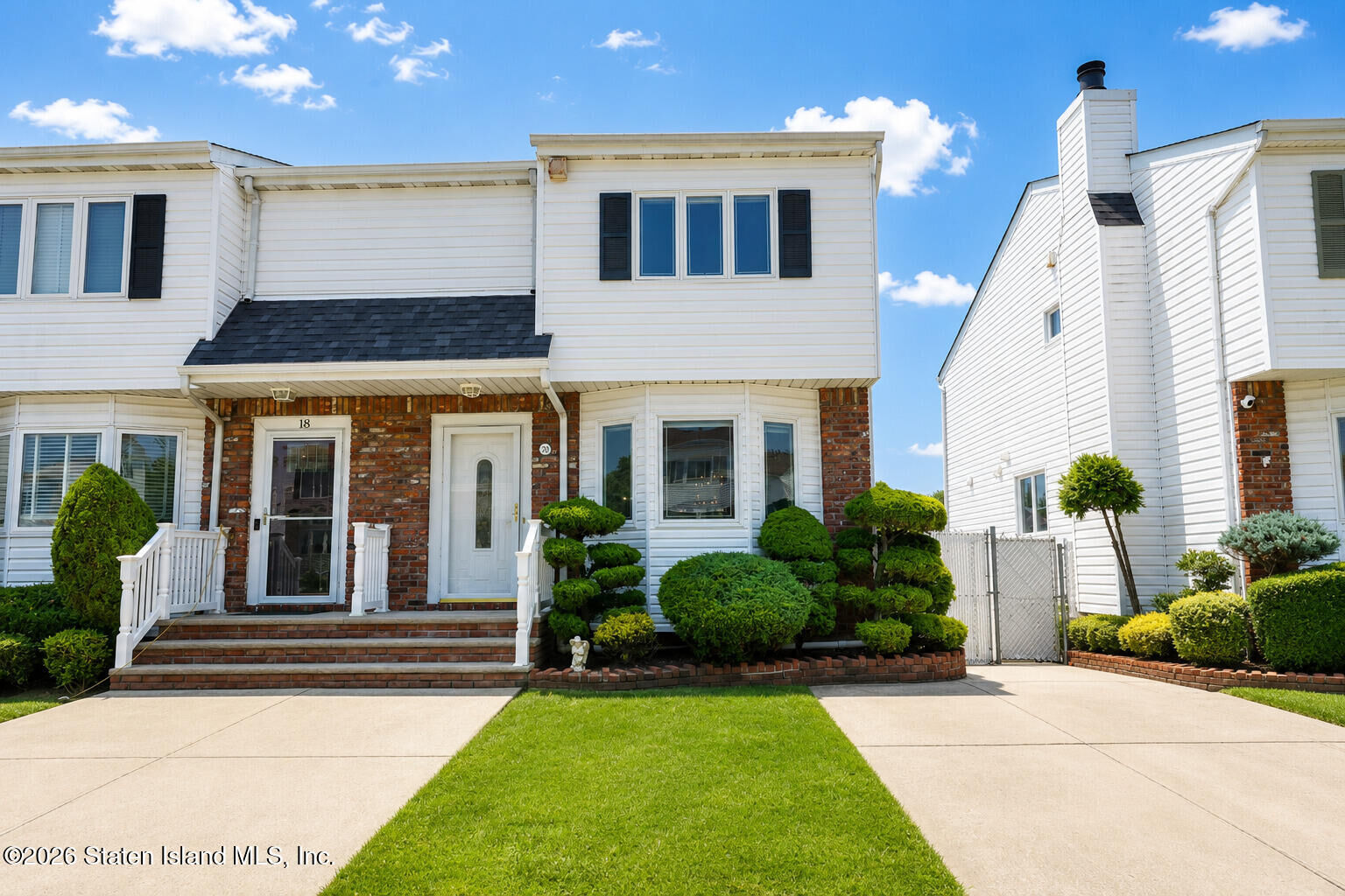 Property Photo:  20 Lyle Court  NY 10306 