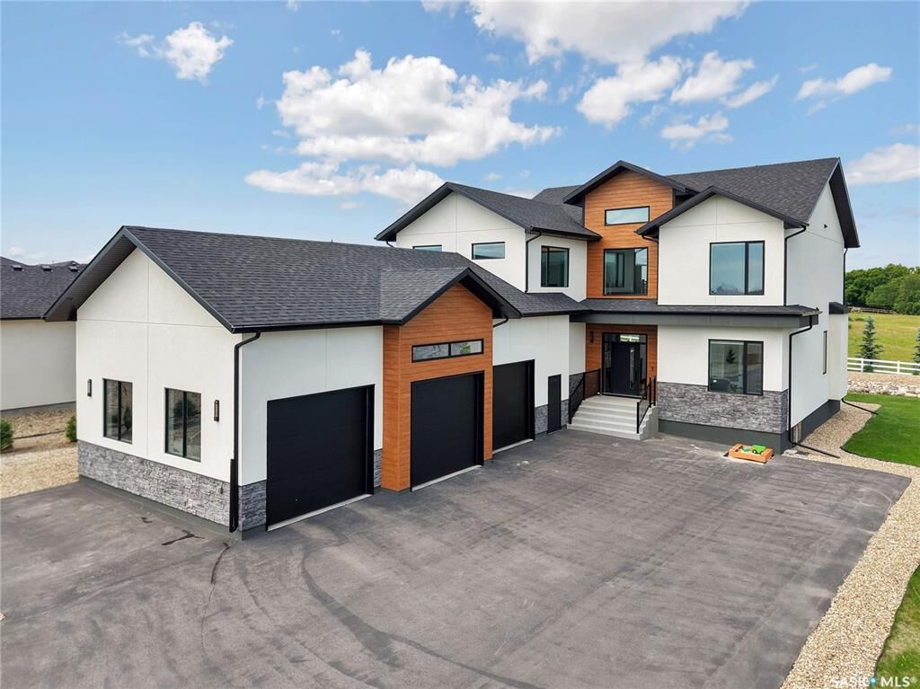 Property Photo:  344 Edgemont Crescent  SK S7T 0Z7 