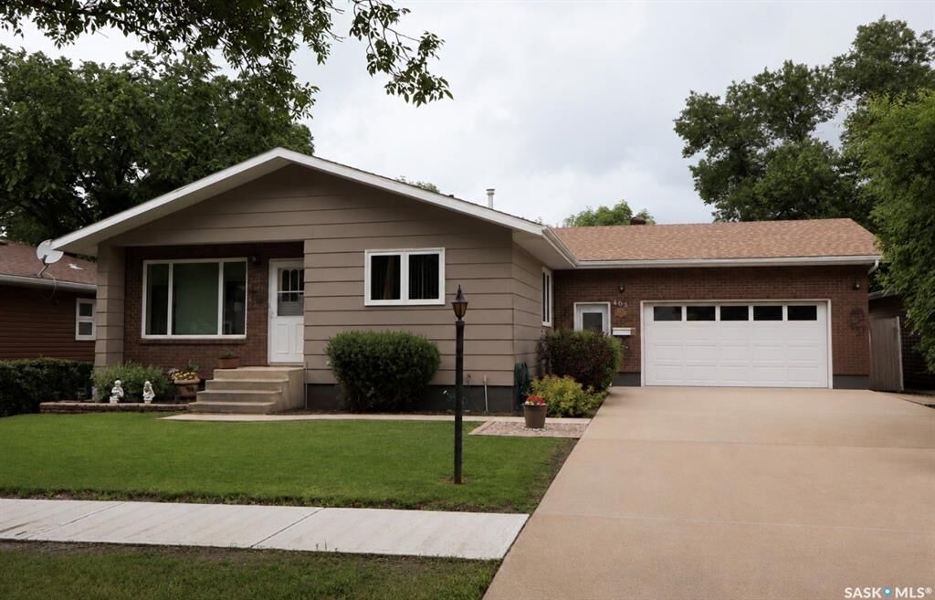 Property Photo: 407 7th Avenue E SK S0H 0B0