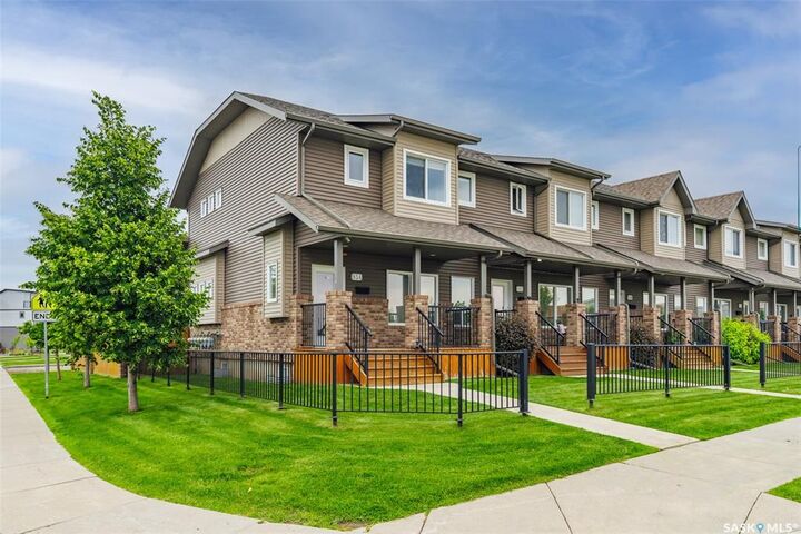 Property Photo:  854 Stensrud Road  SK S7W 0M9 