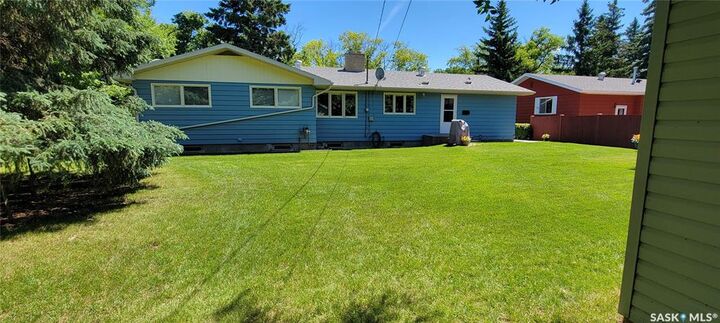 Property Photo: 1707 98th Street SK S0E 1T0
