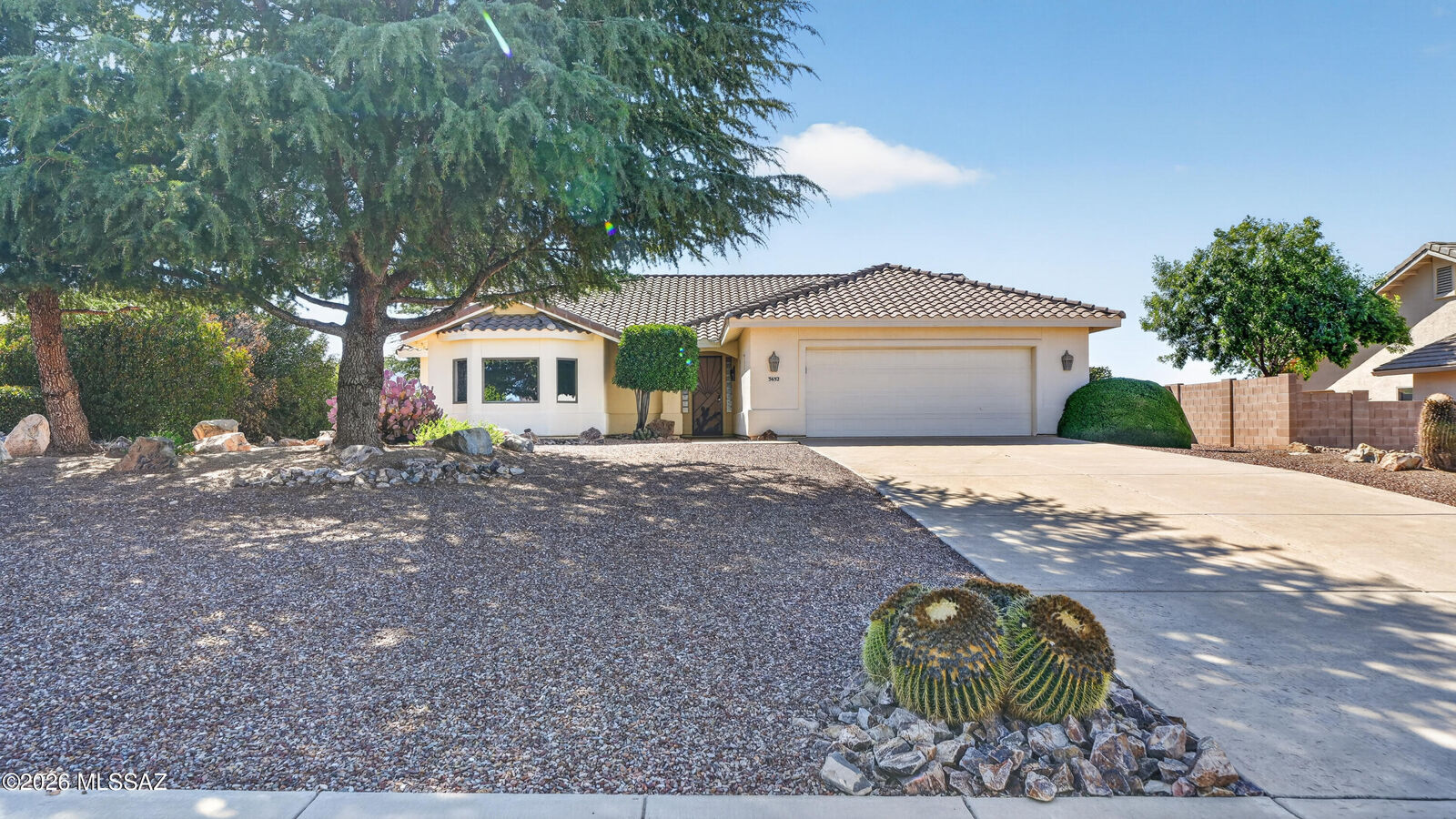Property Photo: 3652 Plaza De La Rosa AZ 85650