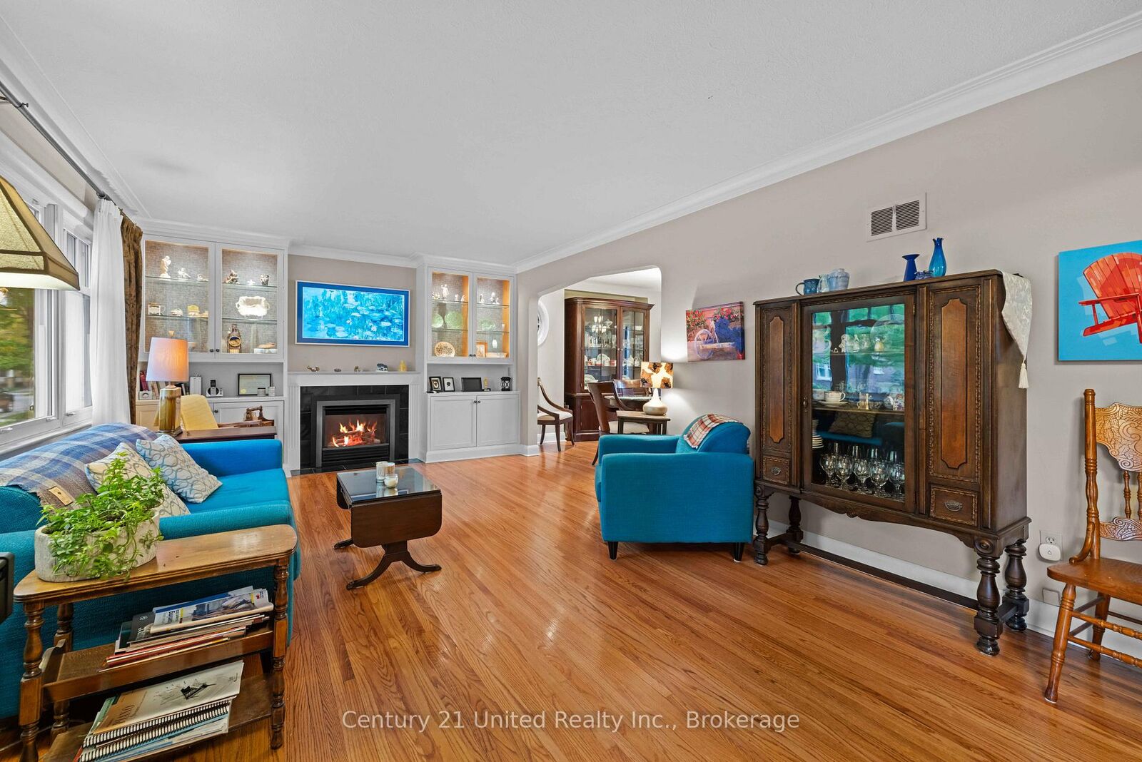 Property Photo:  516 Hunter Street W  ON K9H 2N1 