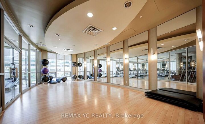 Photo de la propriété:  763 Bay Street 1704  ON M5G 2R3 