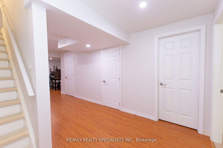 Property Photo: 929 Philbrook Drive ON L9T 0L3