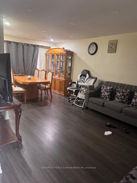 Property Photo: 3038 Coral Drive Upper ON L4T 1Z3