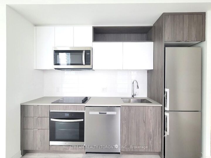 Property Photo:  