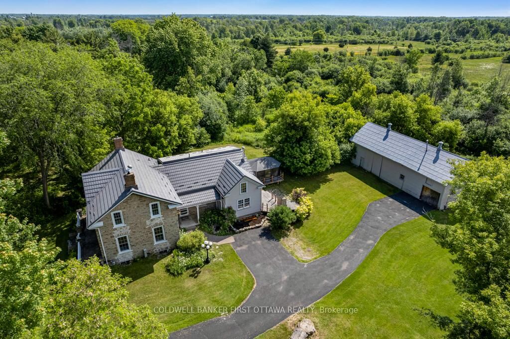 Property Photo: 28 South Street ON K7H 2G1