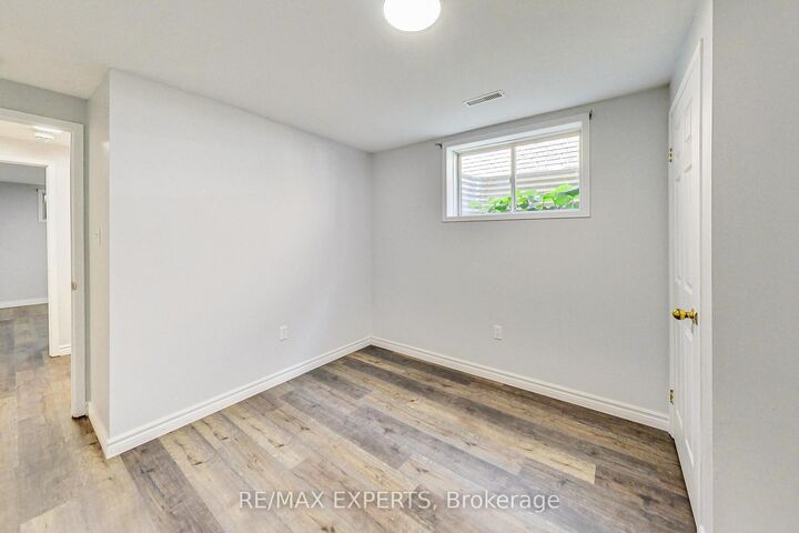 Photo de la propriété:  10 Butternut Drive  ON L4N 0E2 