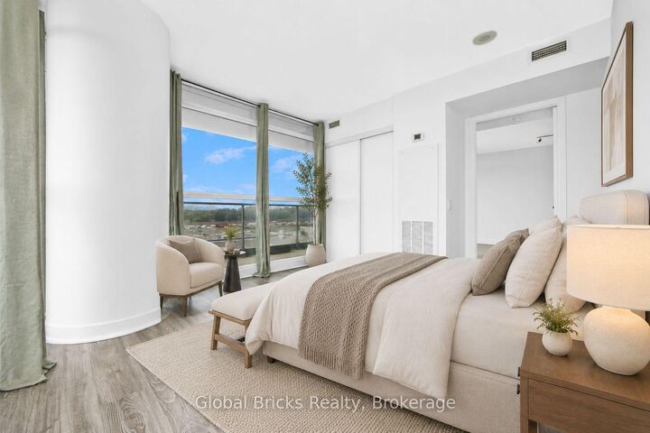 Property Photo:  29 Singer Court 911  ON M2K 0B3 