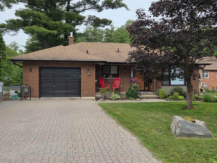 Property Photo:  324 Bethune Drive N  ON P1P 1B8 