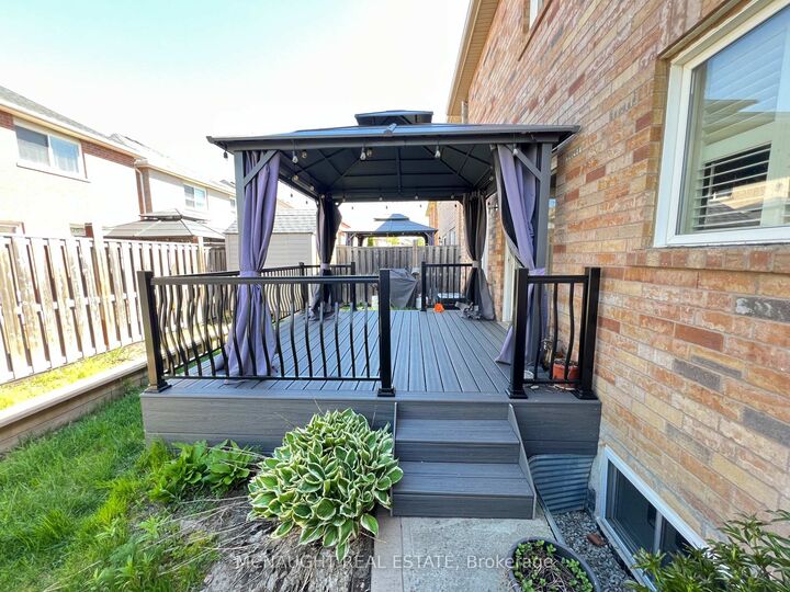 Property Photo: 117 Crown Victoria Drive ON L7A 3X9