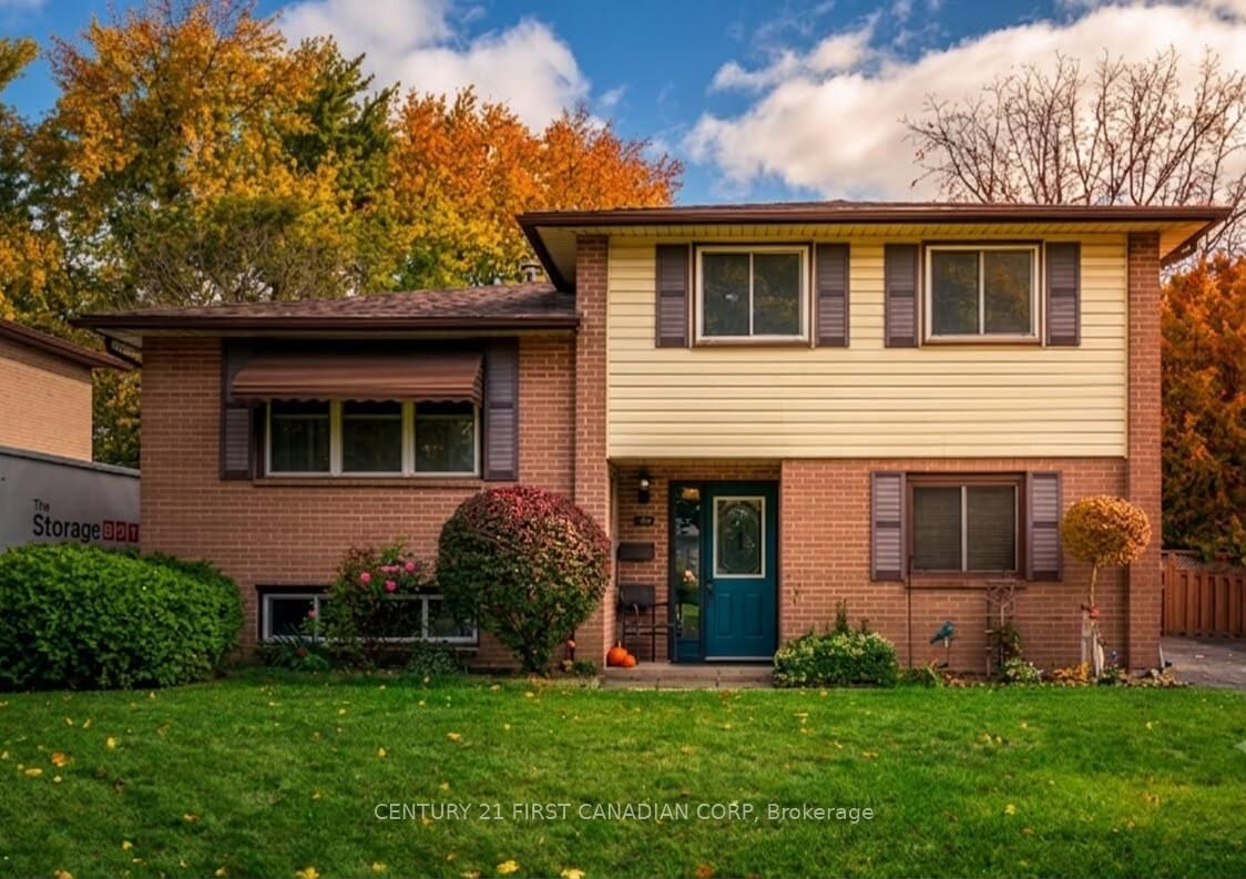 Property Photo: 109 Antrim Crescent ON N6E 1G9