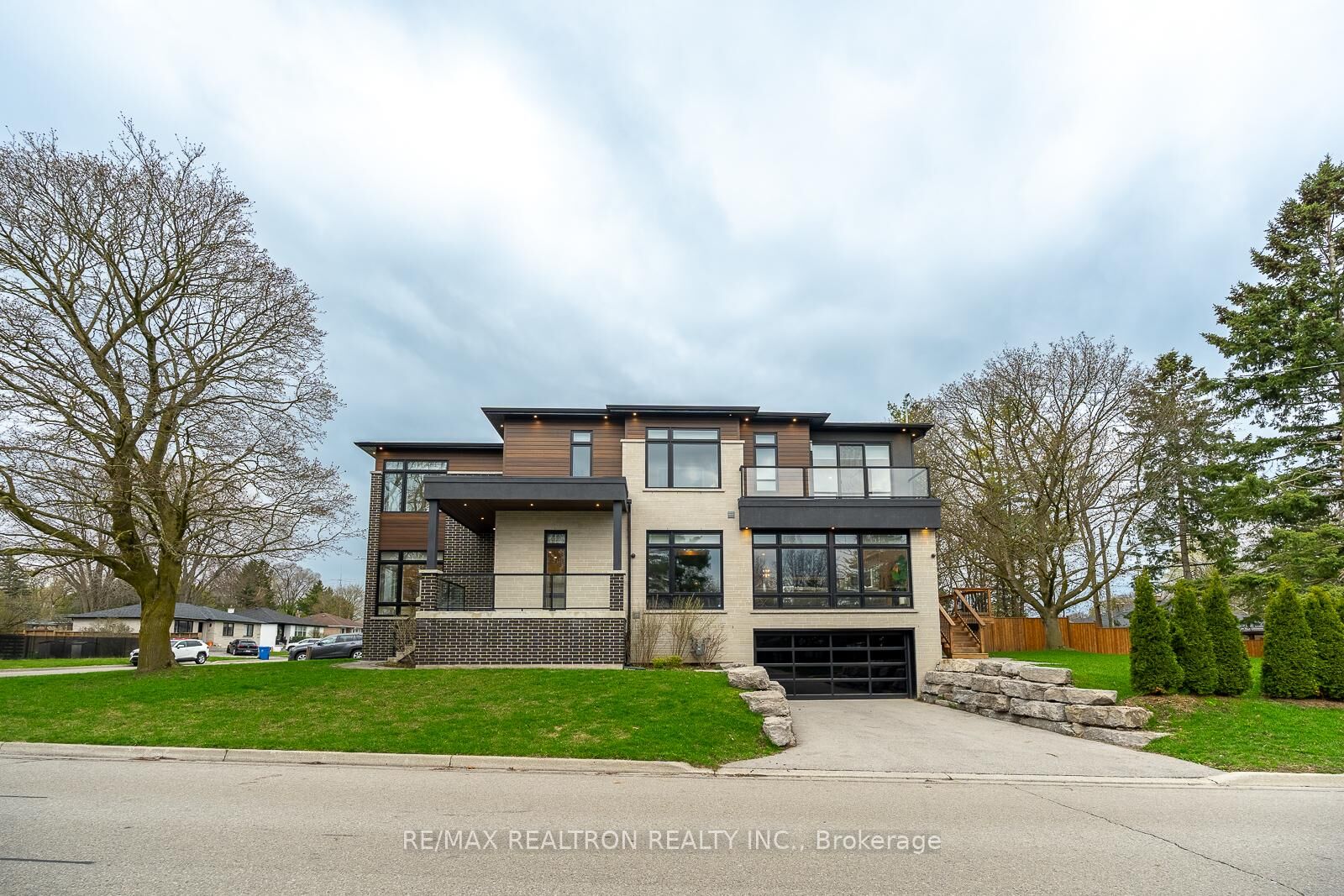 Property Photo: 70 Collins Crescent ON L4G 2W2