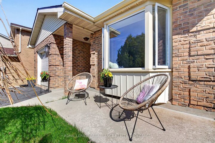 Property Photo: 16 Grenadier Drive ON K7K 6E8